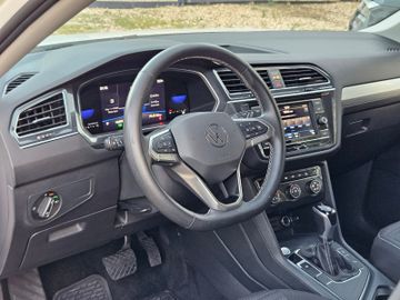 Volkswagen Tiguan Allspace - 11