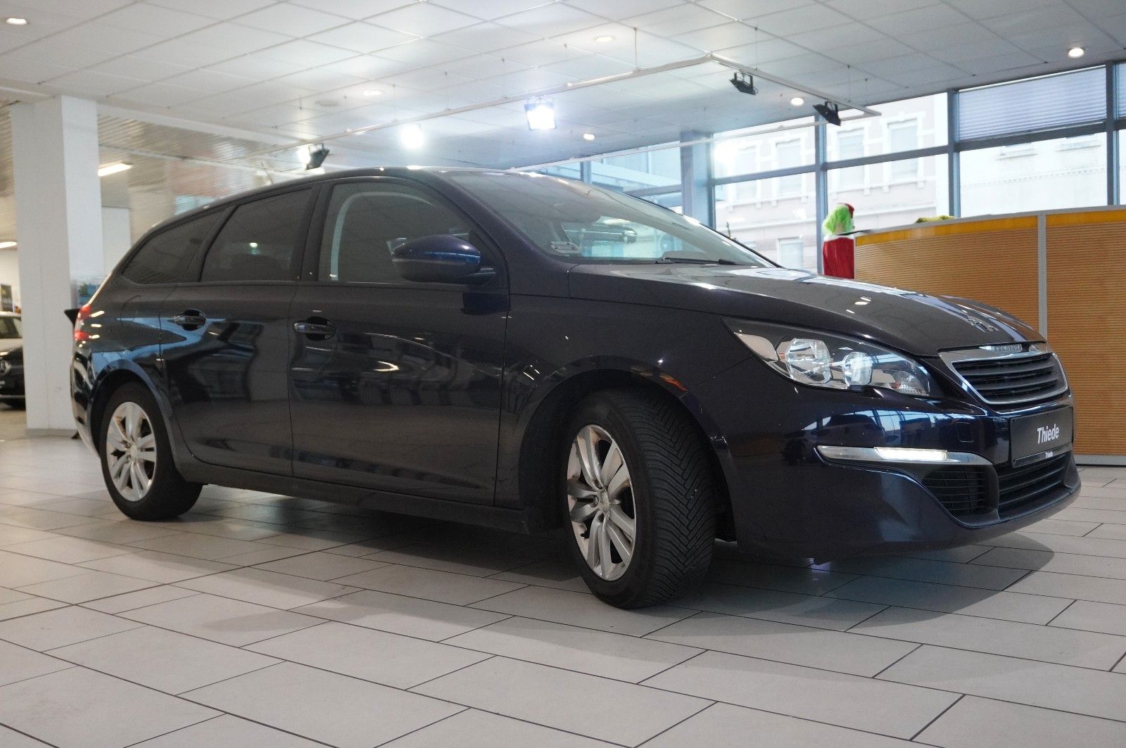 Fahrzeugabbildung Peugeot 308 SW 1.6 HDI ACTICE NAVI/SH/PDC/TEMP/SPORT/AHK