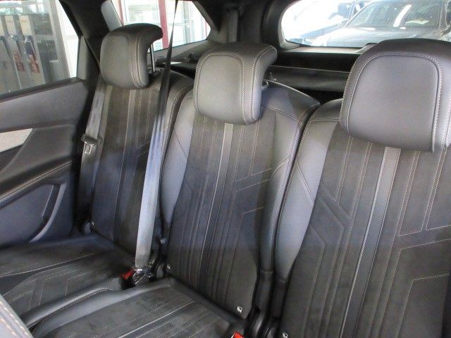 Fahrzeugabbildung Peugeot 5008 GT 1.2T LED/NAVI/SHZ/PDC/R´CAM/7-SITZ/LEDER