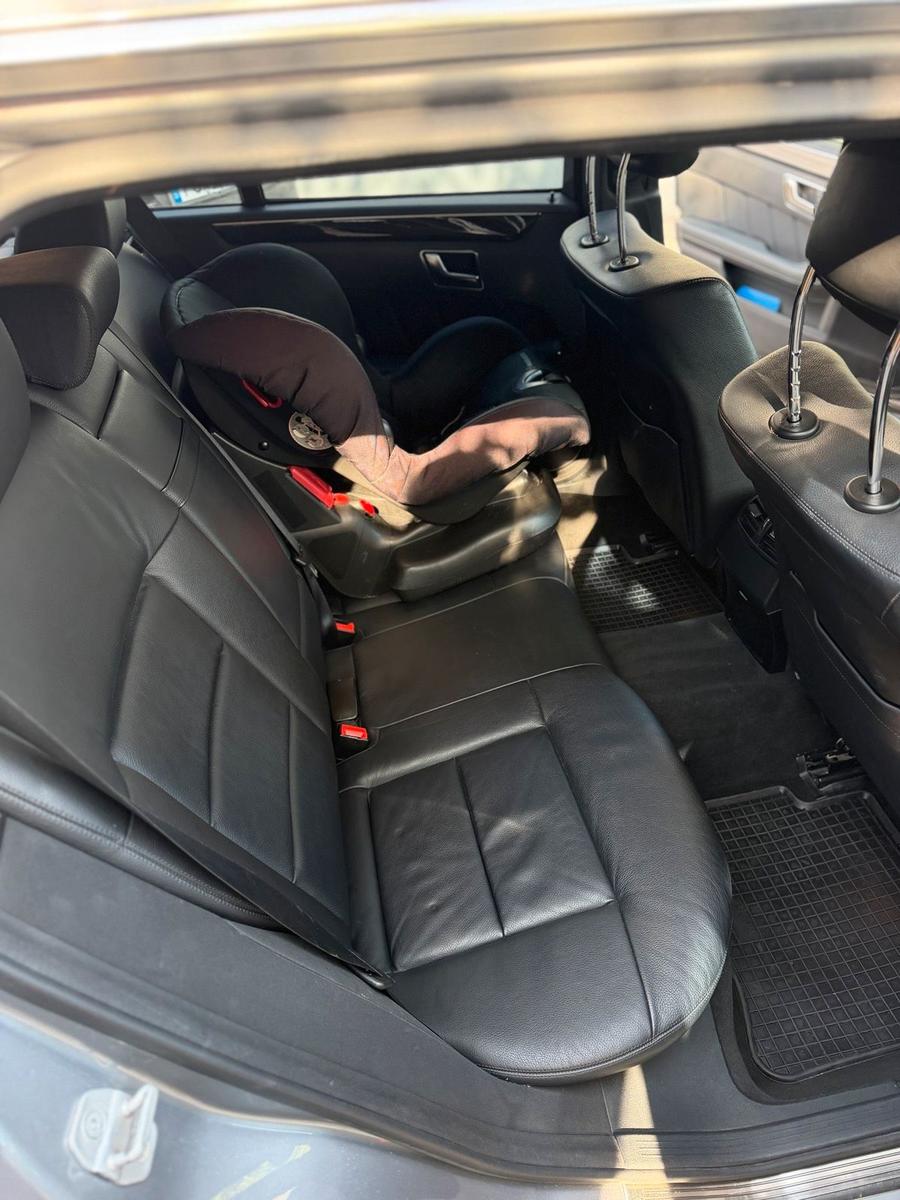 Mercedes-Benz E350 2011 — photo 7