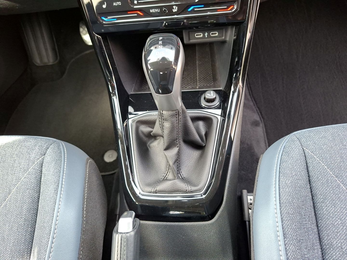 T-Cross 1.0 TSI DSG Style *NAVI*PDC*IQLIGHT*