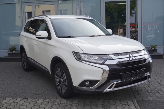 Mitsubishi Outlander Diamant Edition+ 2WD Automatik/Navi