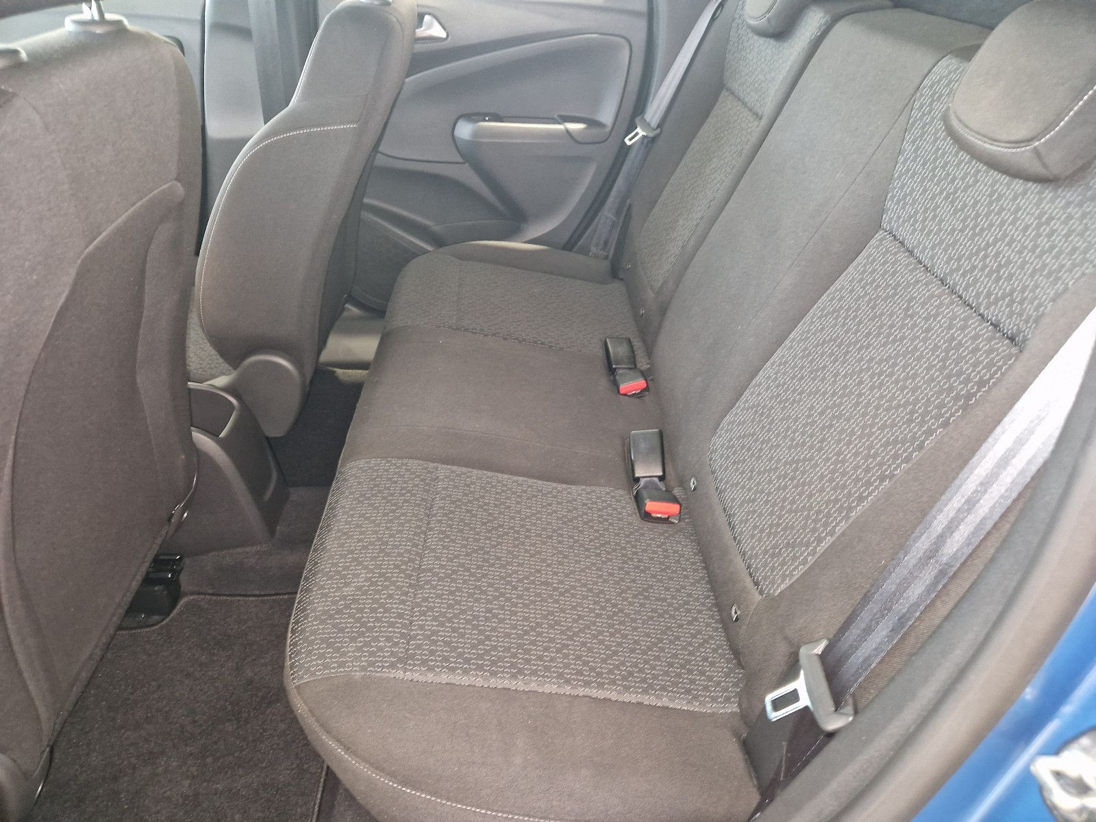 Fahrzeug 17 Fahrzeugabbildung Opel Crossland (X)