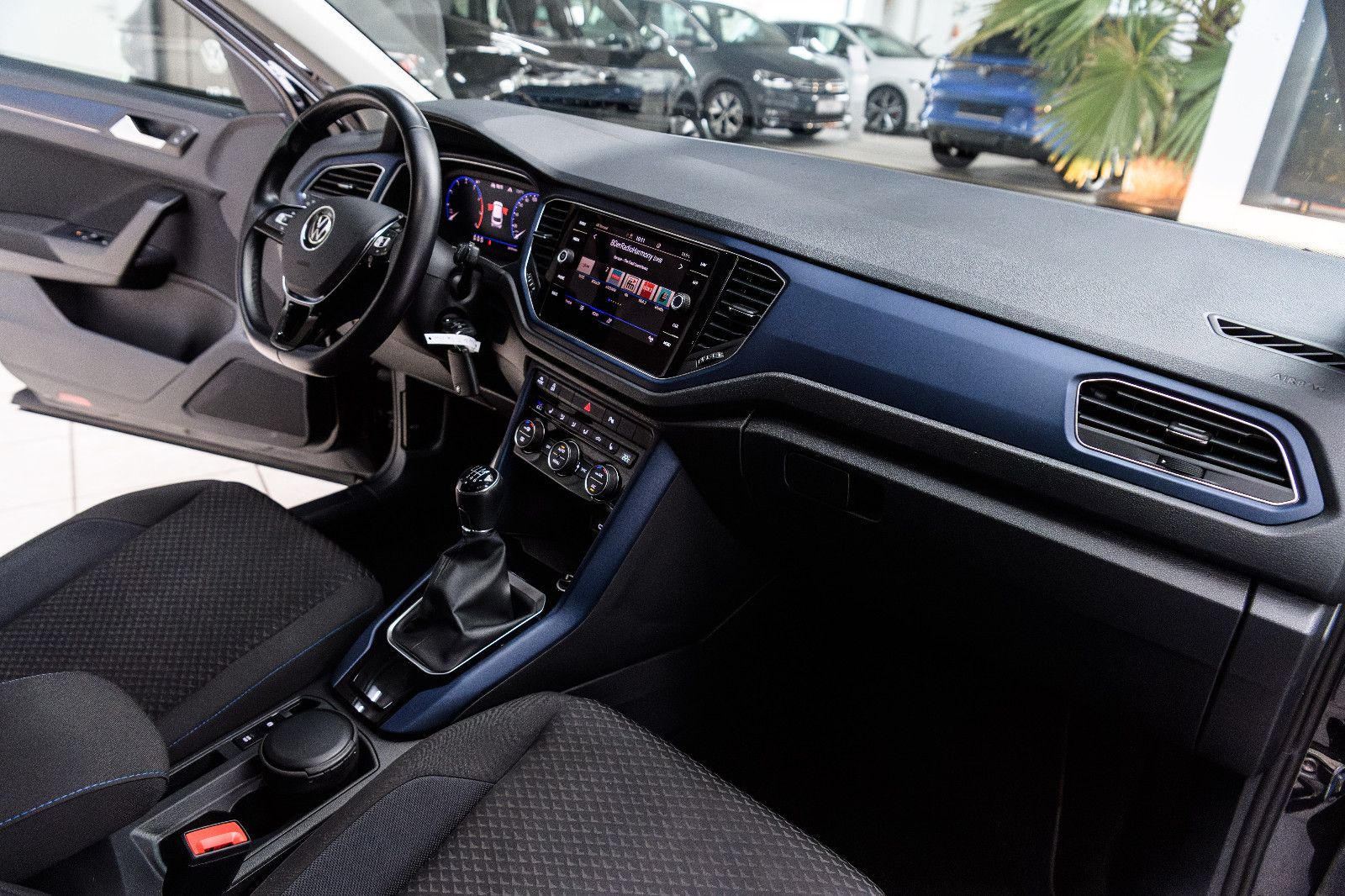 Fahrzeugabbildung Volkswagen T-Roc 1,5 United+LM+SH+PDC+Drive Mode+Digi Cockp