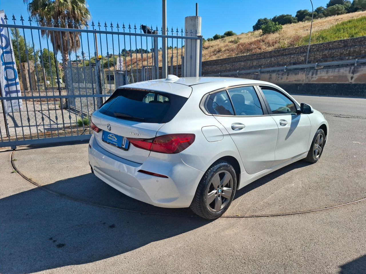 BMW Bmw serie 1 116d 5p anno 2023 imagem 2