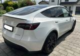 Tesla Model Y Performance Dual Motor AWD Performance - Tesla Model Y: Limousine