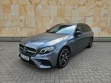 Mercedes-Benz E 43 AMG 4MATIC T-Modell HUD I AMB I LED I CAM - Mercedes-Benz E 43 AMG: Automatik