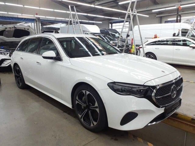Fahrzeugabbildung Mercedes-Benz E 300de Avantgarde+Distr+Memory+360+Digital+AHK