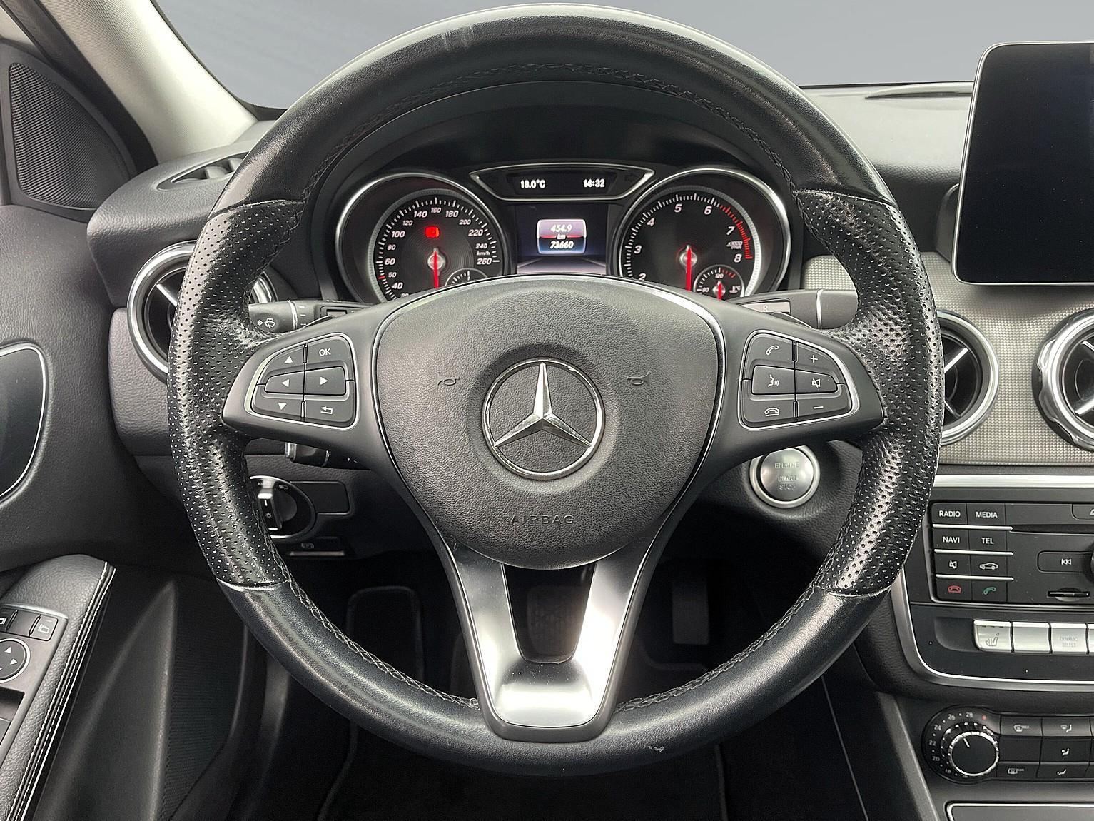 Mercedes-Benz GLA 7G-DCT Urban LED NAVI PANO SHZ PDC, миниатюра 15