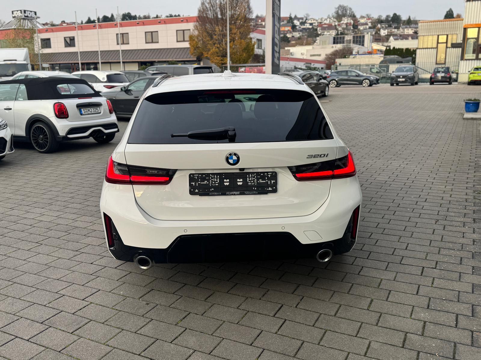 BMW 320 i Tour M Sportpak LCI°AdLED°ACC Prof°HUP°18"