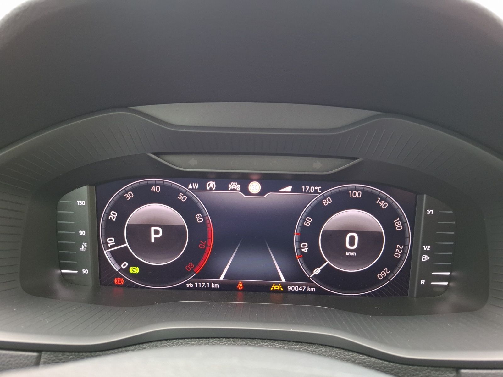 Fahrzeugabbildung SKODA Karoq TSI Drive-125 DSG LED Navi AID ACC RFK SH