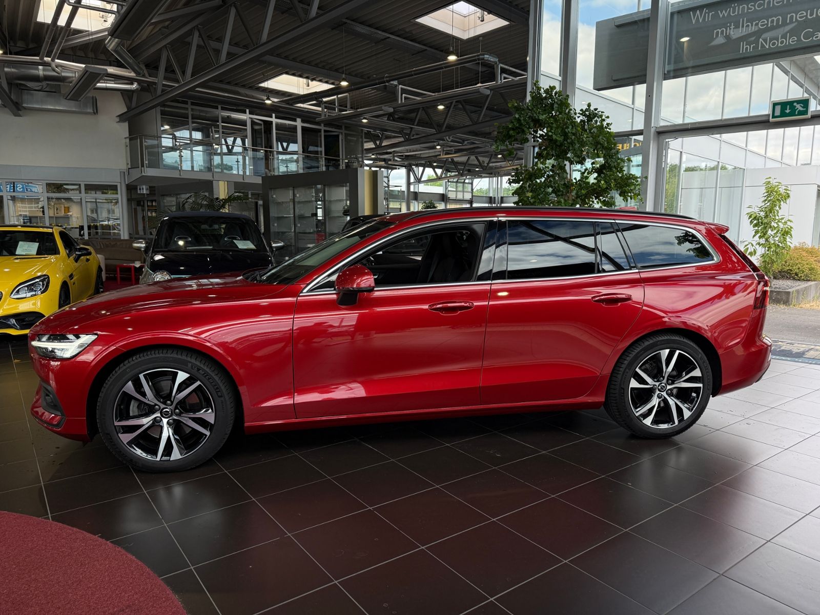 Fahrzeugabbildung Volvo V60 Kombi Core AHK LED ALU