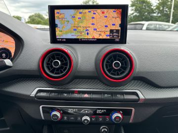 Fahrzeugabbildung Audi SQ2 2.0 TFSI quattro ACC Pano 19" Raute