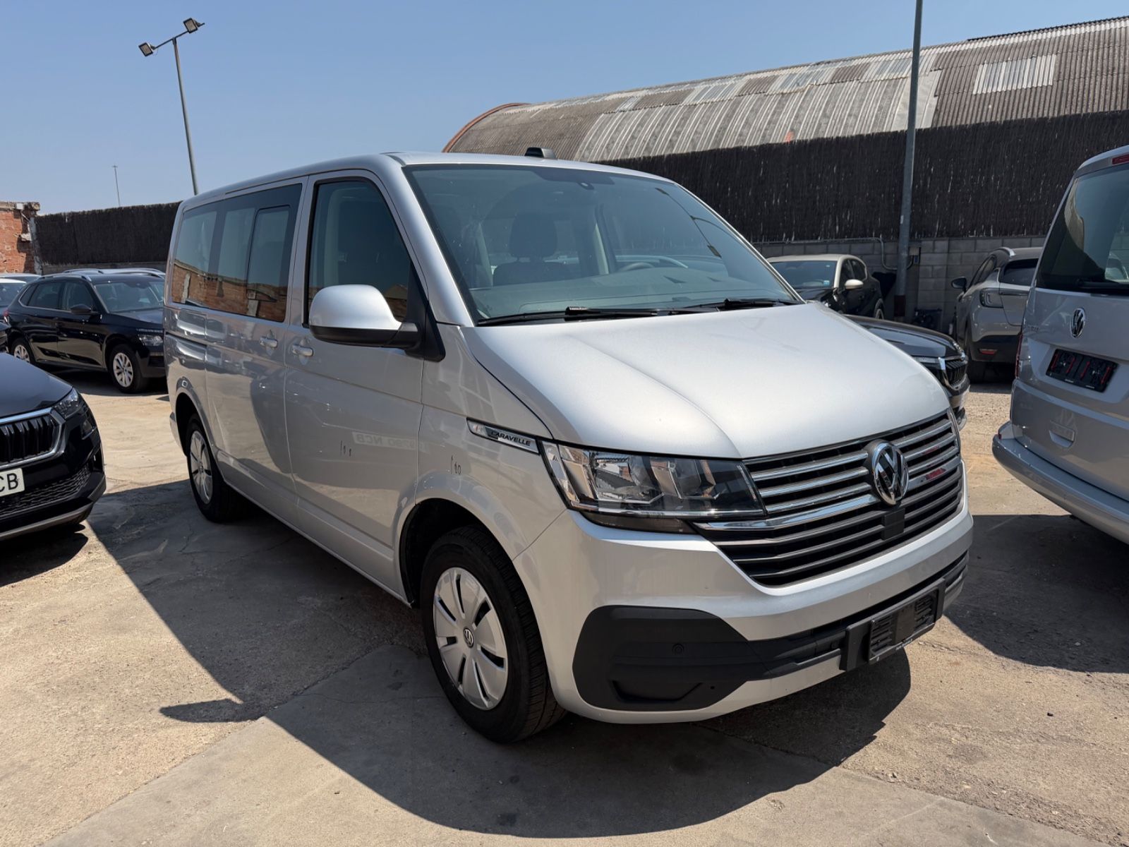 Volkswagen T6 Caravelle Comfortline DSG imagem 2