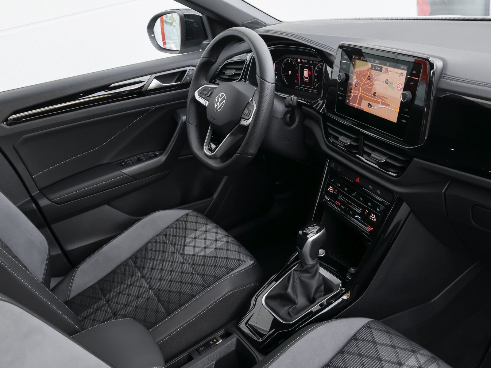 Volkswagen T-Roc R-Line 1.5 TSI Keyless Kamera AHK Navi foto 3