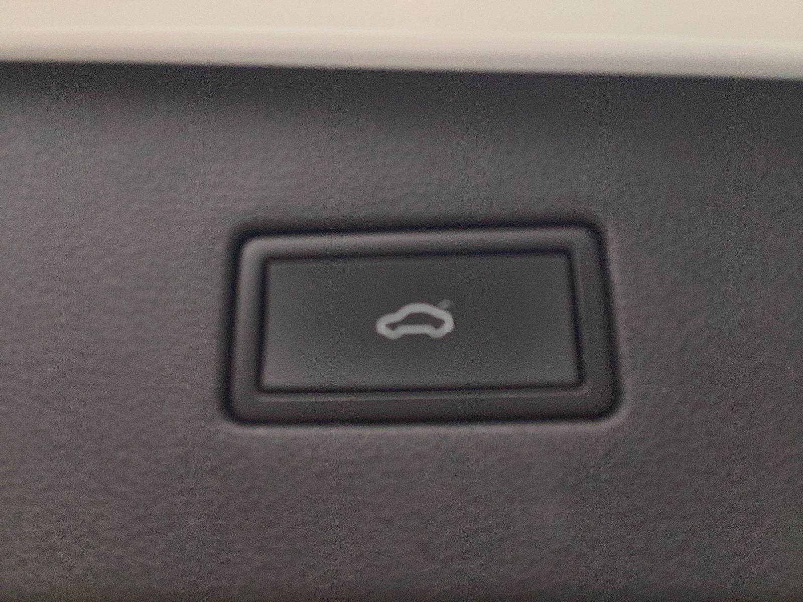 Fahrzeugabbildung Volkswagen Tiguan Allspace R-Line 4M TDI DSG IQ.Light ACC A