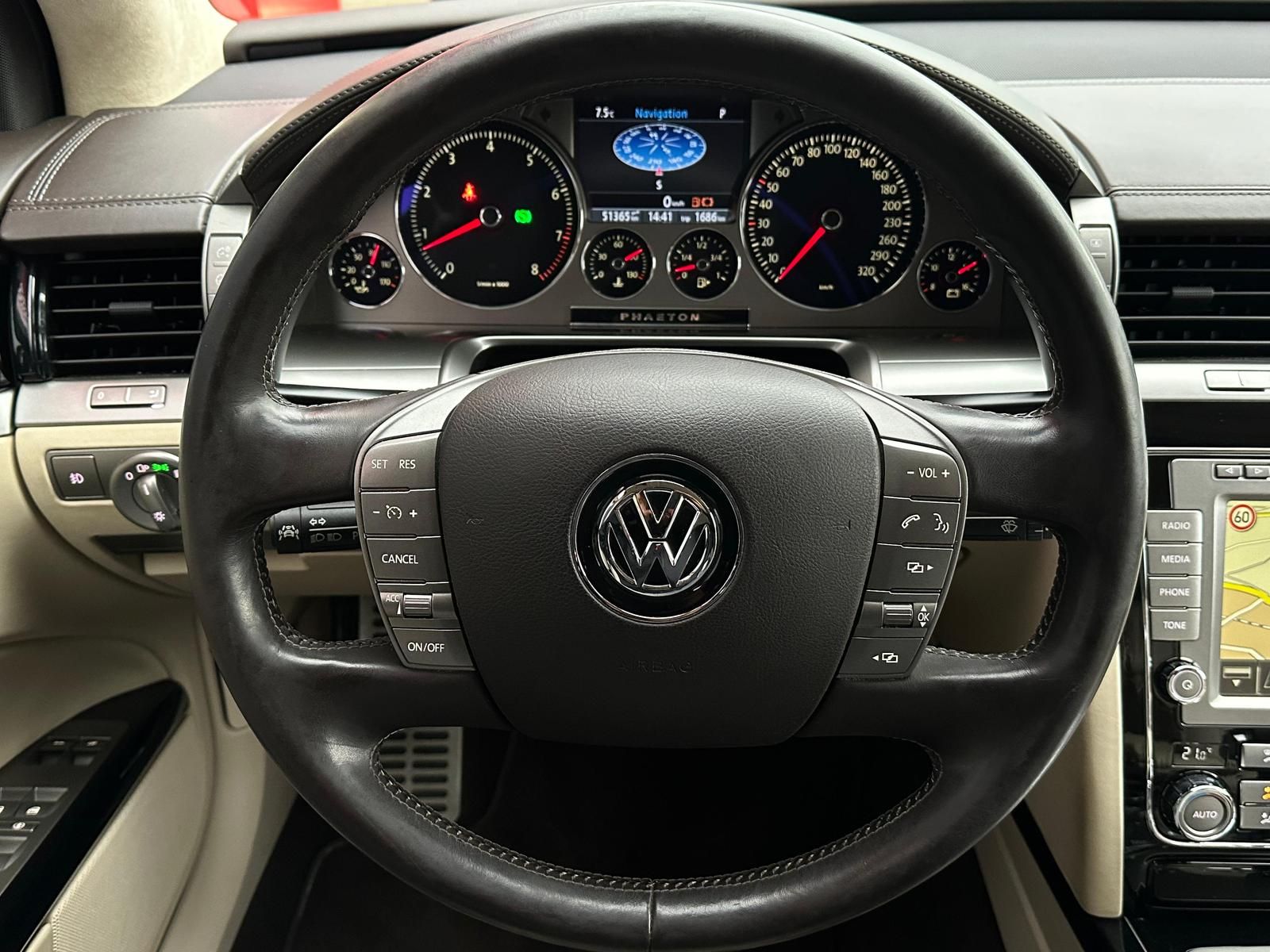 VW Phaeton 4.2 EXCLUSIVE LANG VOLLAUSSTTTUNG - Image 11