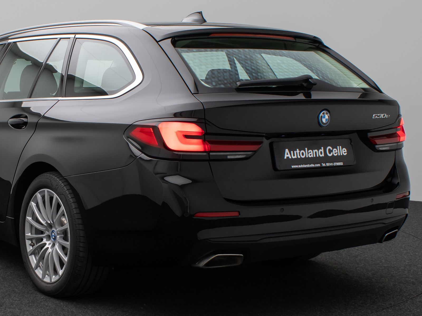 Fahrzeugabbildung BMW 530e Panorama Leder DAB H/K WLAN Stop&Go Alarm