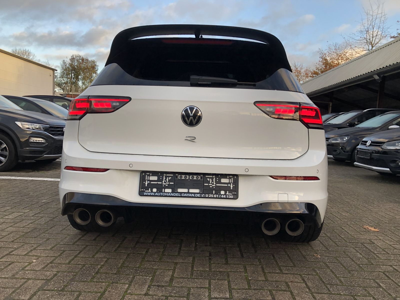 Volkswagen Golf R 2.0 TSI Performanc Black Ed Akrapovic foto 6