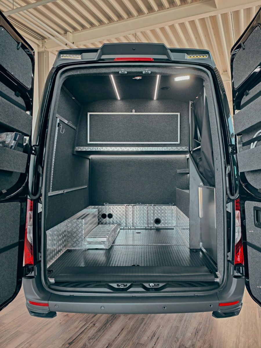 Fahrzeugabbildung Mercedes-Benz X-CROSSVAN  RWD #stealthcamper