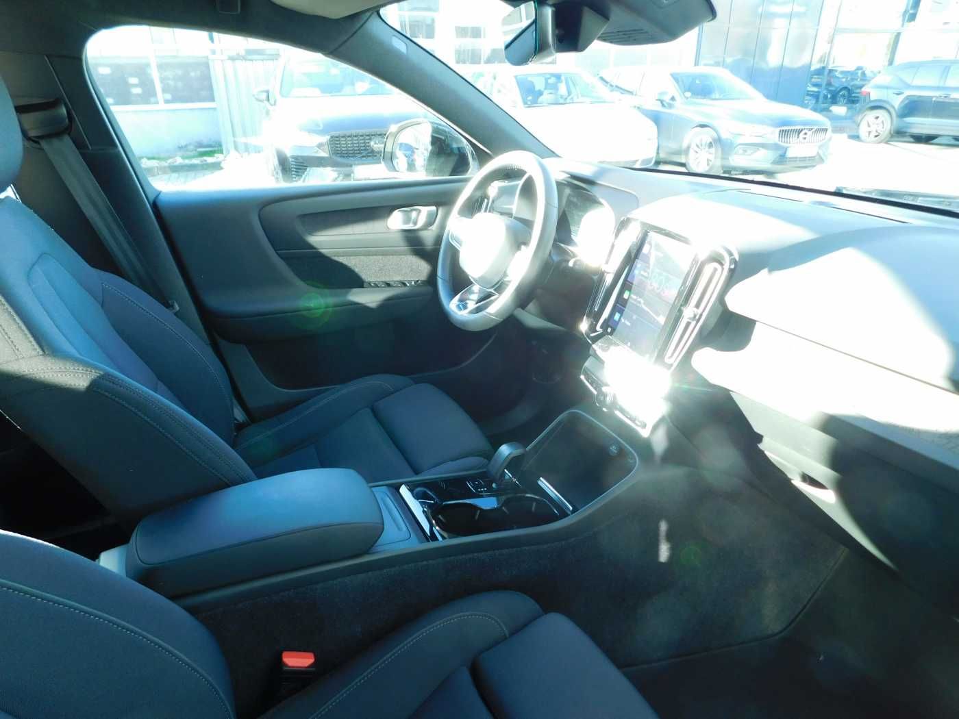 Fahrzeugabbildung Volvo XC40 Recharge Twin Motor AWD Plus 'AHK, GJR'