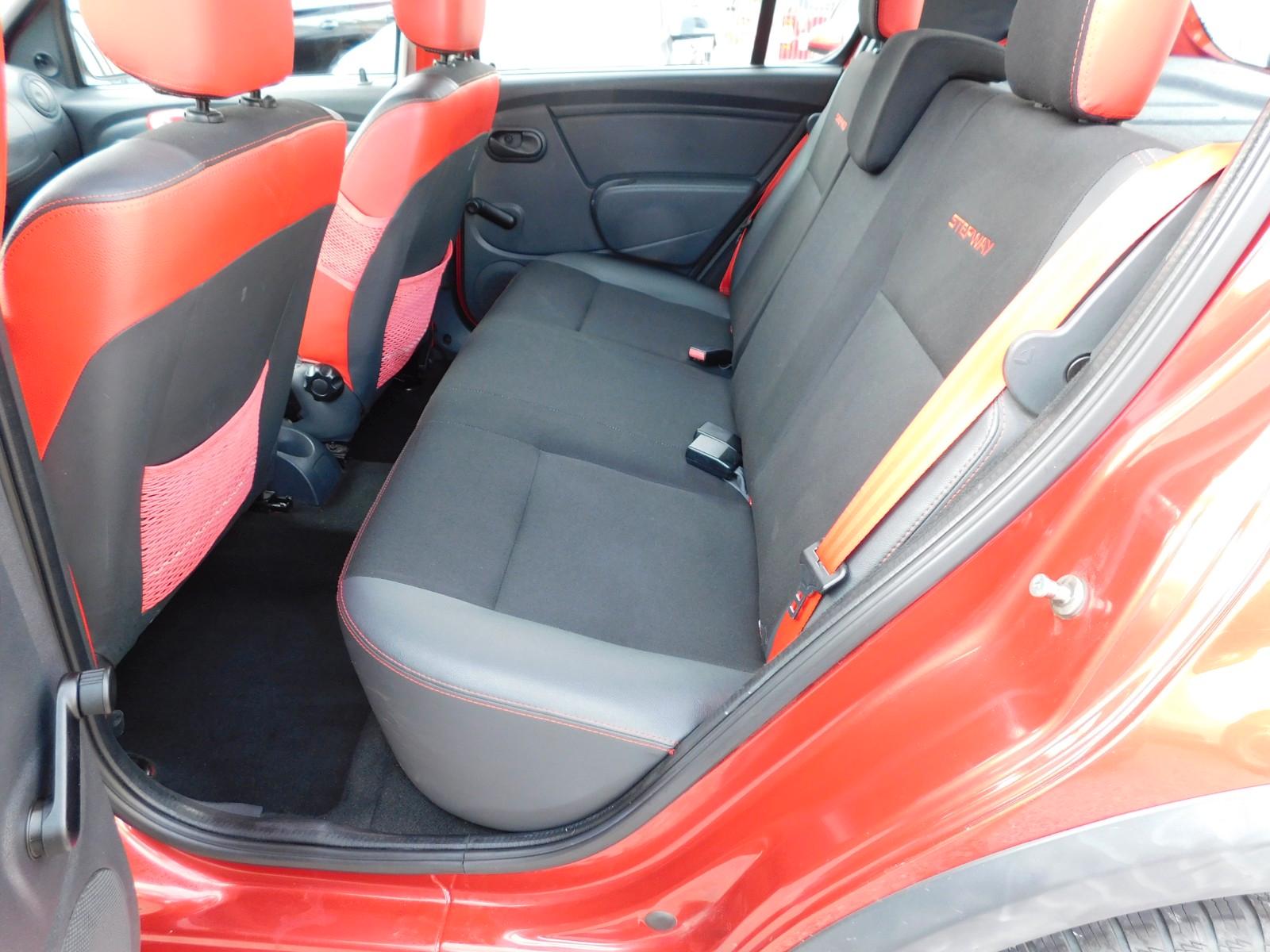 Dacia Sandero 2012 — photo 12
