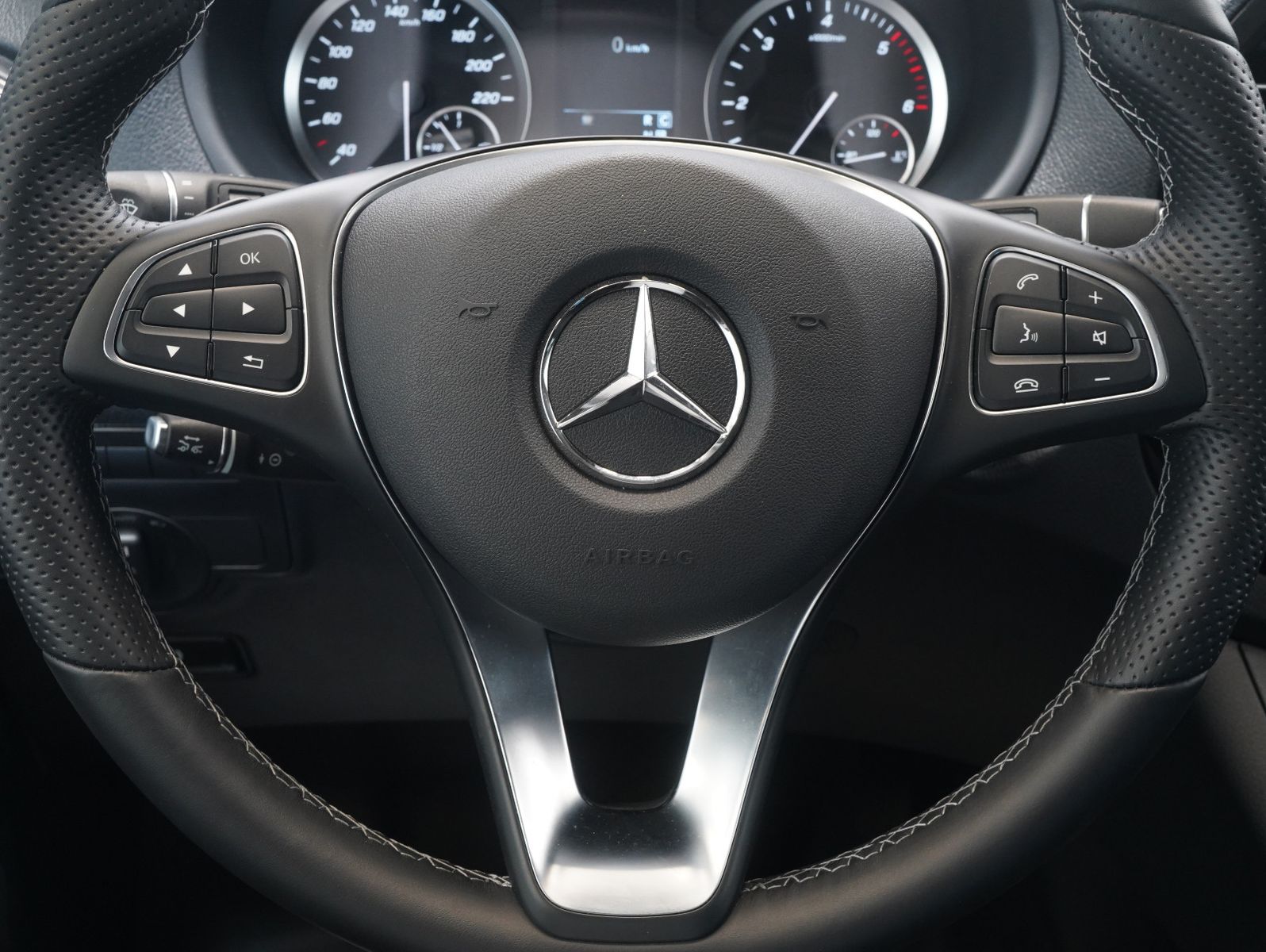 Fahrzeugabbildung Mercedes-Benz Vito Tourer 119 CDI Pro 4x4 lang PÖSSL VANSTAR