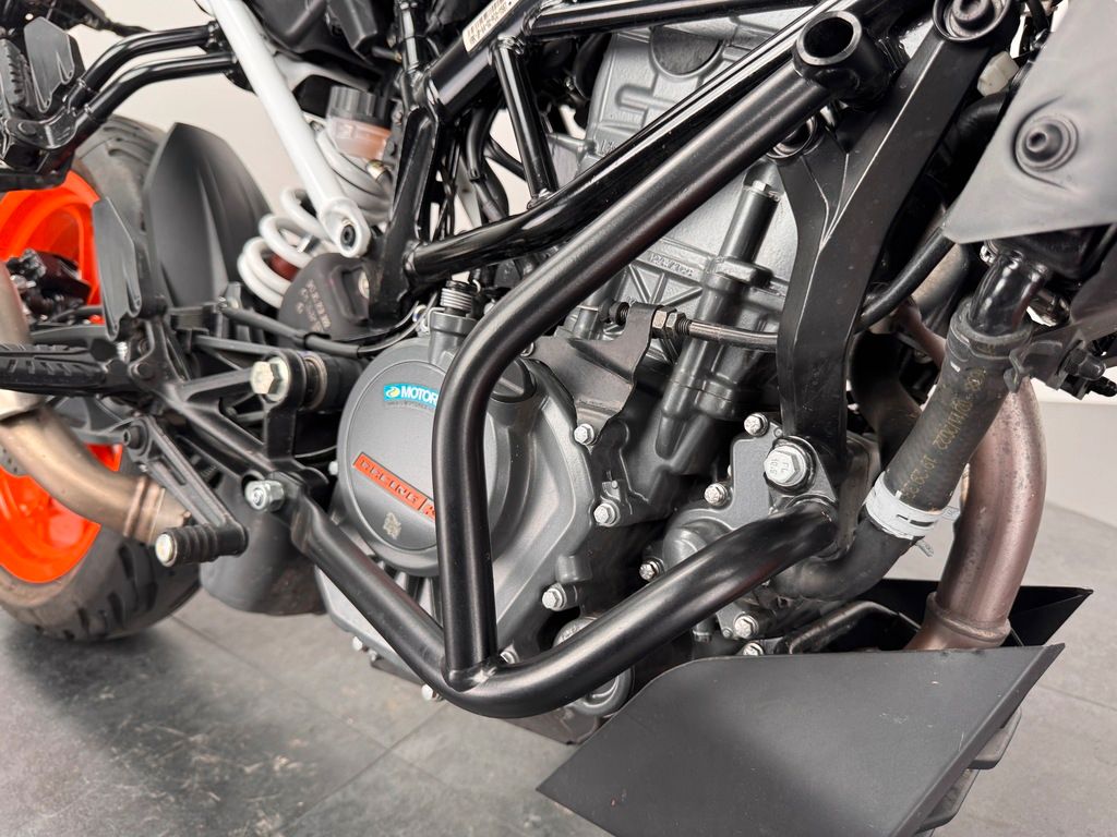 Fahrzeugabbildung KTM DUKE 125 *1.HAND *SERVICE NEU