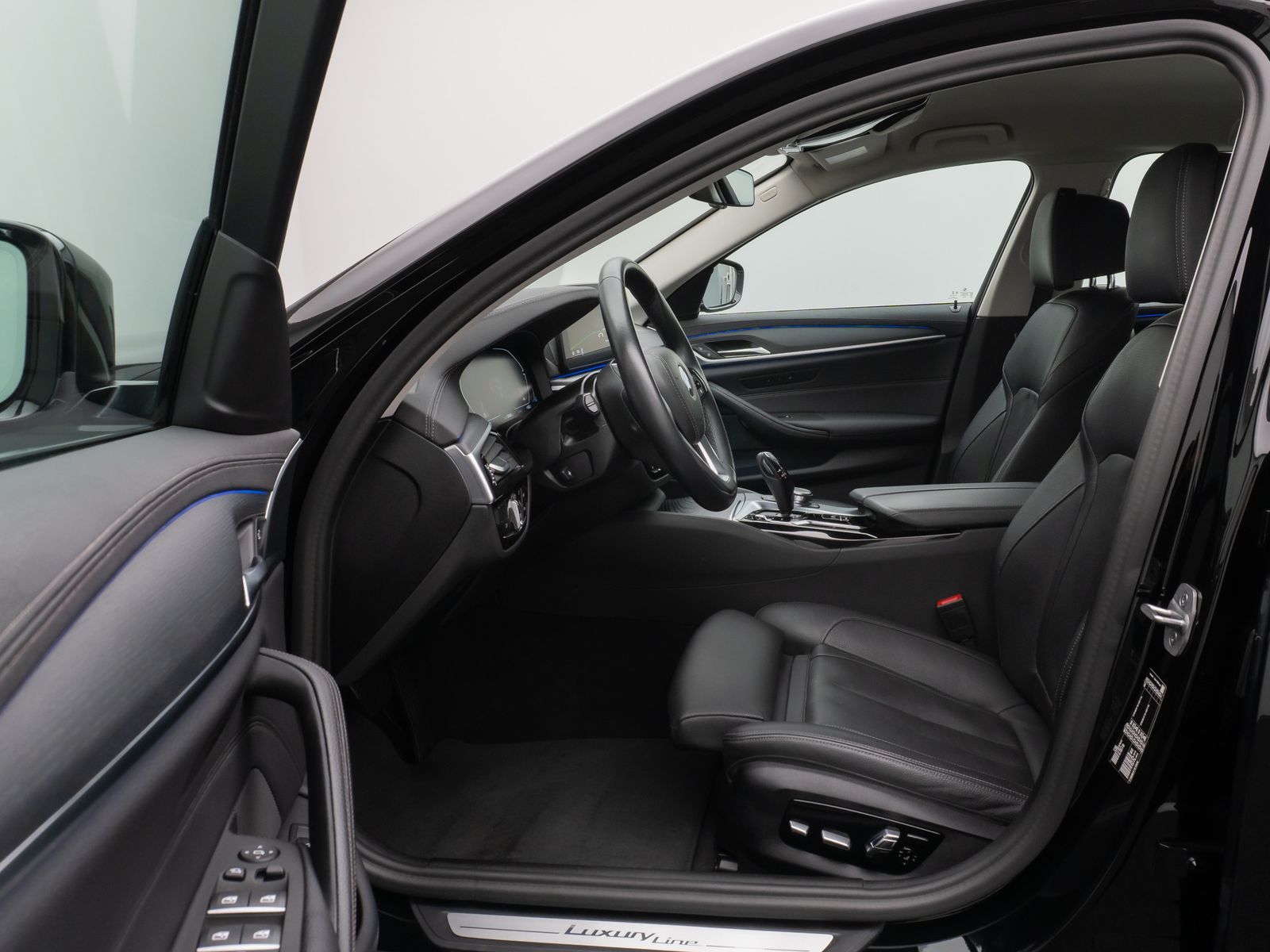 Fahrzeugabbildung BMW 520d Luxury Line Kamera DAB AHK Fernlichtassist