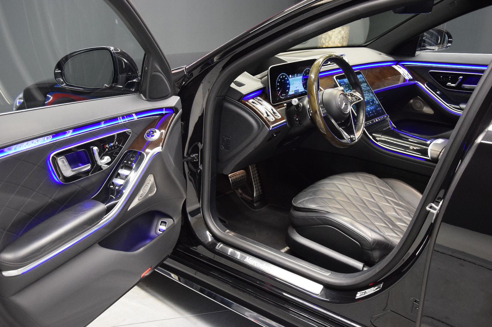 Fahrzeugabbildung Mercedes-Benz S 400 d 4Matic Lang AMG Pano TV Burmester HeadUp