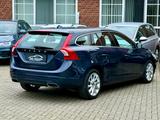 Volvo V60 Kombi Summum*SHZ*LEDER*NAVI*KAMERA - Volvo V60: Summum