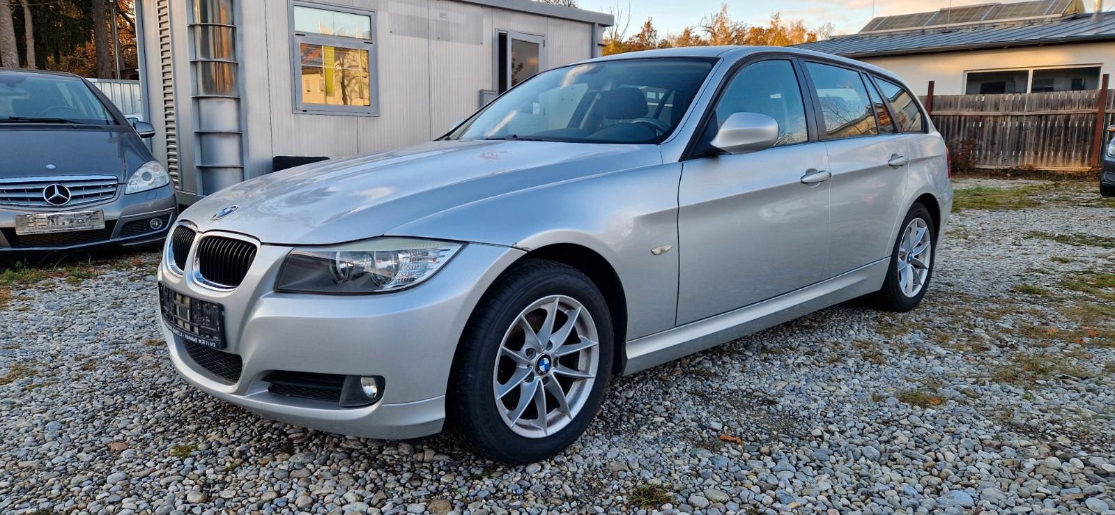 BMW 318i touring mit 143 PS  * NAVI  *PDC*