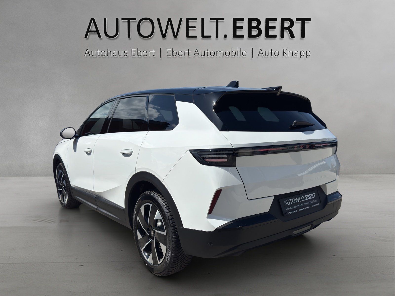 Fahrzeugabbildung Opel Grandland 1.2 Mild-Hybrid Ultimate/PANO/KAMERA/