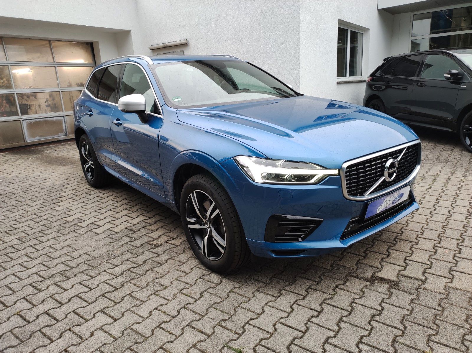 Volvo XC60 R Design PHEV AWD PANO Leder AHK LED Autom foto 2