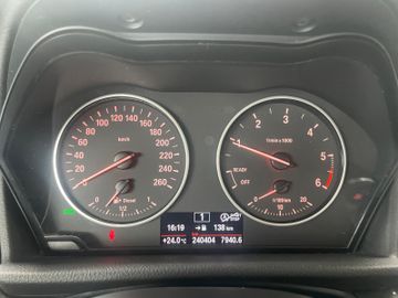 BMW 216 Gran Tourer - 12