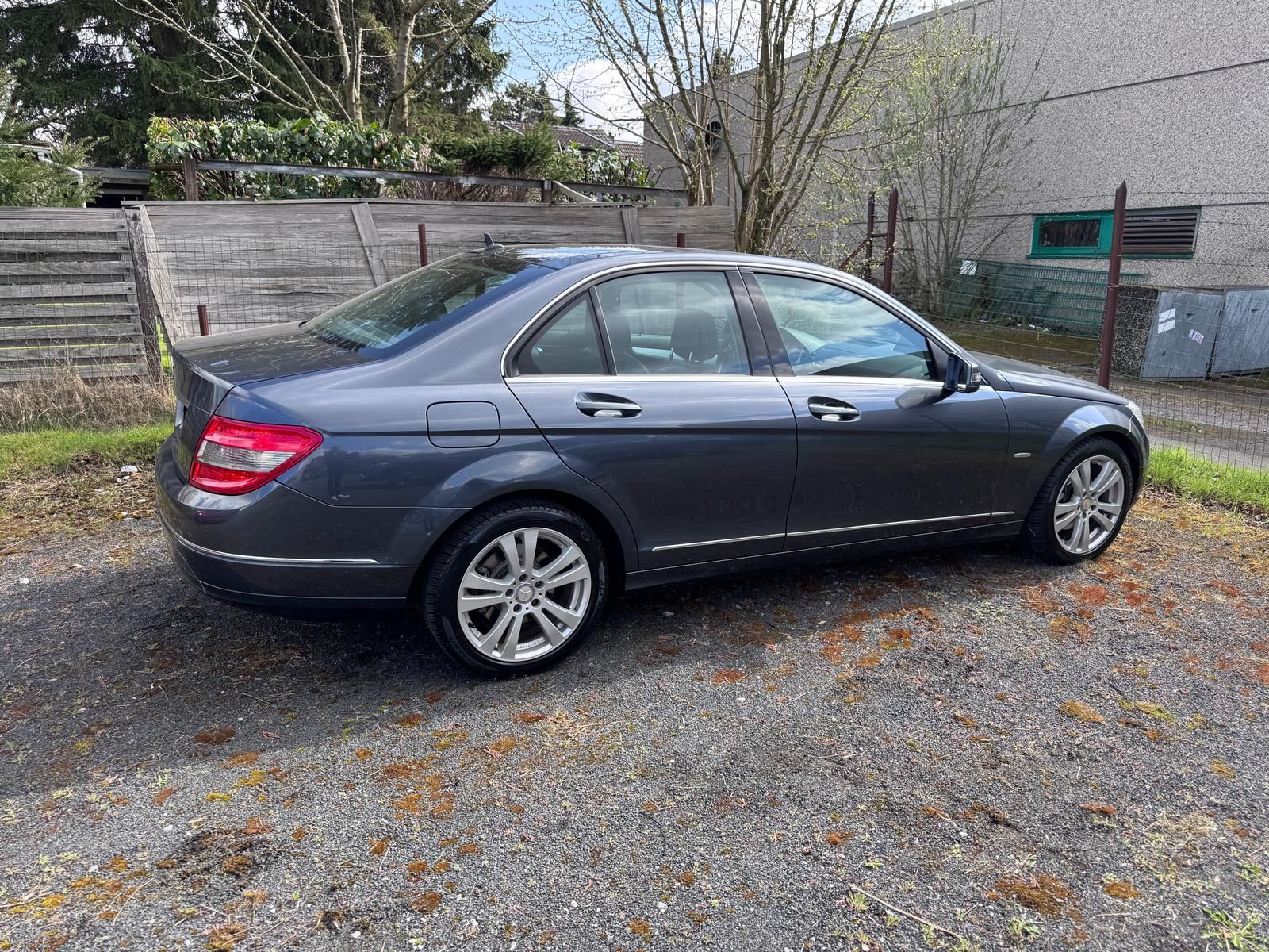 Fahrzeugabbildung Mercedes-Benz C 220 d AUTOMATIK/PANORAMA/PDC/AHK/SITZHZG/