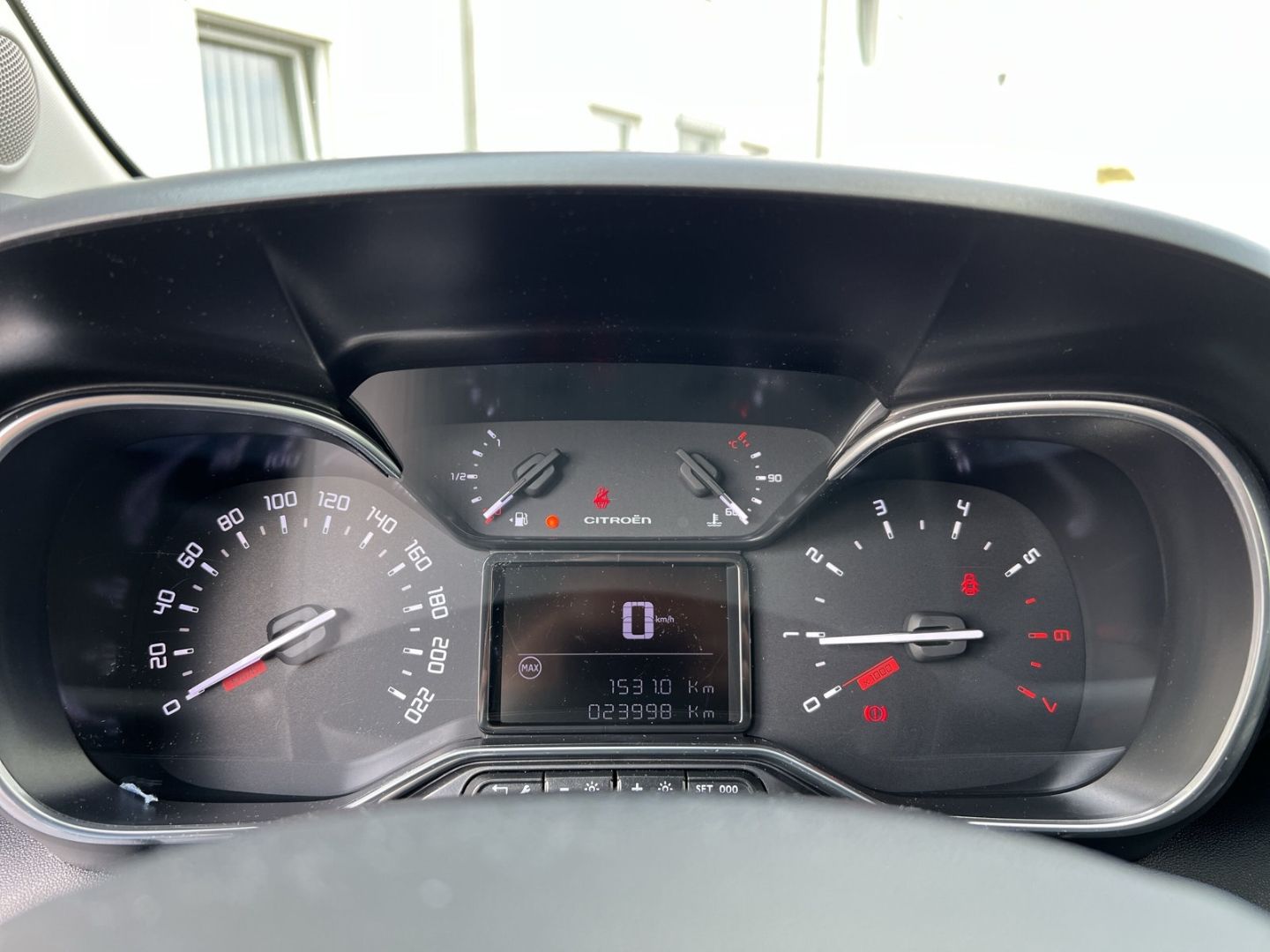 Fahrzeugabbildung Citroën C3 Aircross Plus PureTech 110 Navi CarPlay