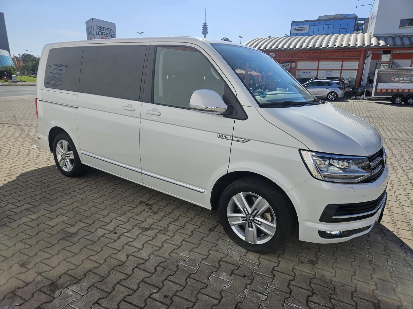 Volkswagen T6 Transporter Bus Multivan 70 Jahre Bulli 4Moti