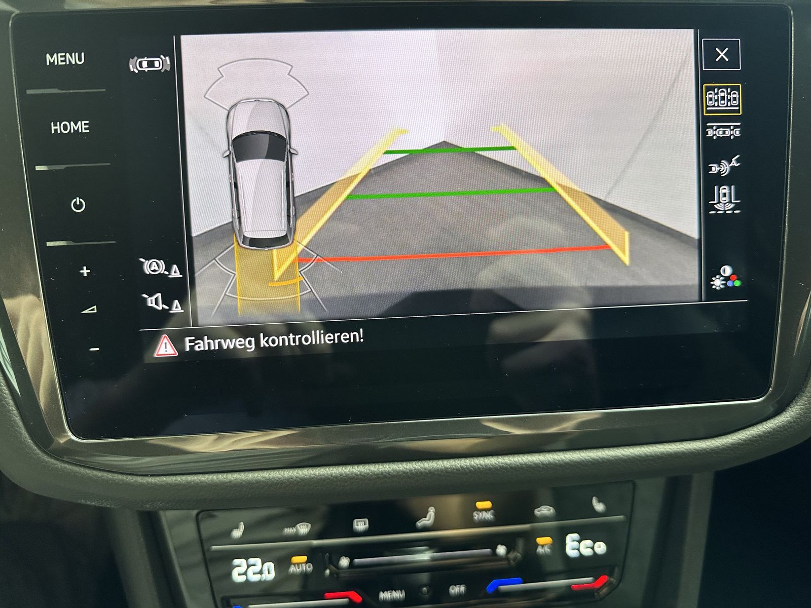 Fahrzeugabbildung Volkswagen Tiguan eHybrid R-Line Black NAV+LED+ACC+20ZO+AHK