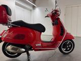 Vespa GTS 300 Super - VESPA 300