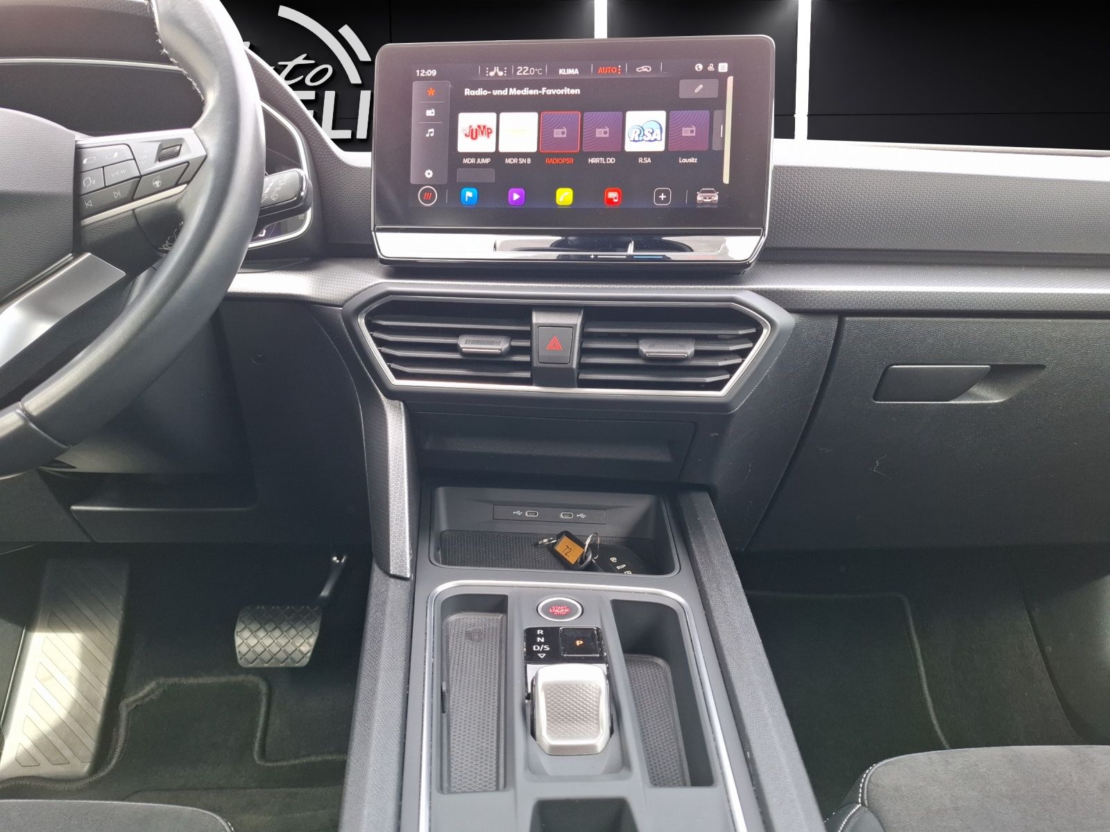 Fahrzeugabbildung SEAT Leon ST TDI Style DSG LED AHK Navi AID GRA PDC S