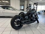 Harley-Davidson Softail Standard Bobber Style Custom Umbau J&H  - CHOPPER BOBBER