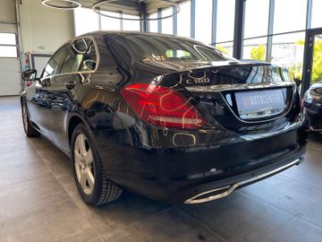 Mercedes-Benz C180 CGI Limousine Avantgarde*NAVI*LED*TEILLEDER