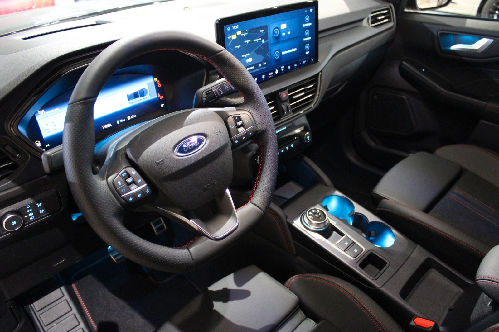 Fahrzeugabbildung Ford Kuga PHEV ST-Line X NAVI LED Matrix Winter Paket