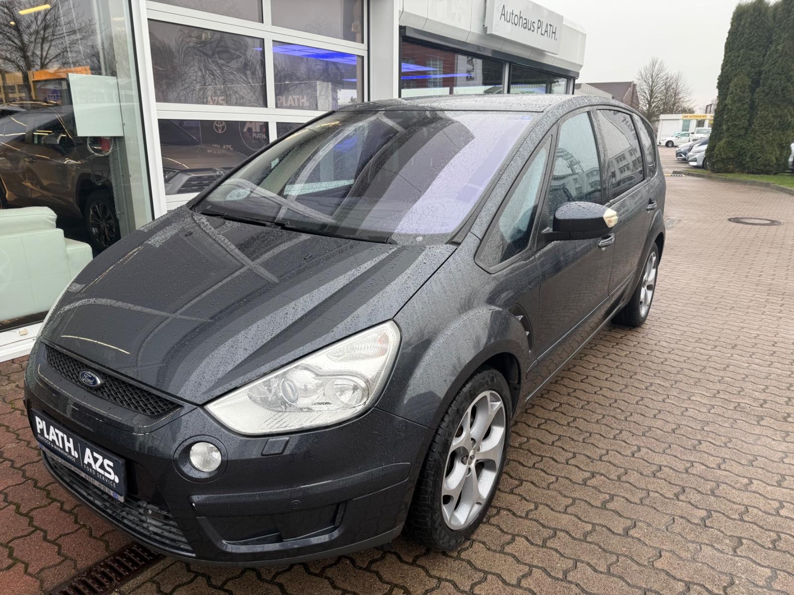 Ford S-MAX Titanium mit Winter Paket und AHK