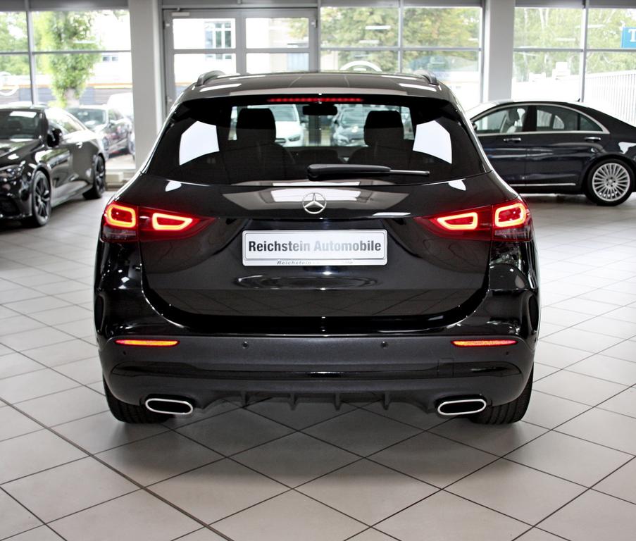 Mercedes-Benz GLA 220