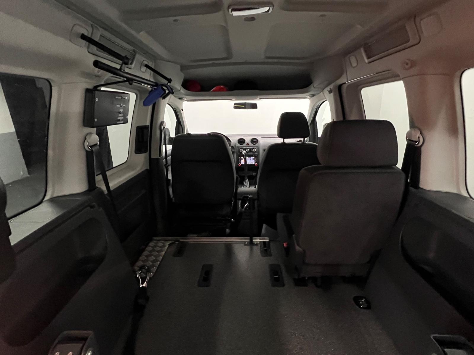 Volkswagen Caddy DSG Rollstuhllift Selbstfahrer 3329km