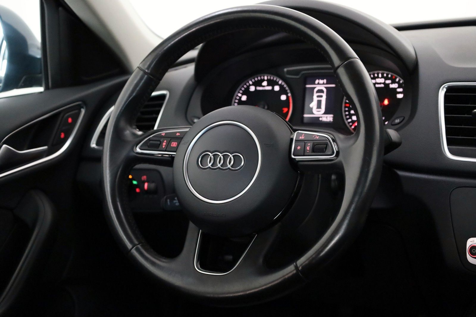 Fahrzeugabbildung Audi Q3 S Line, Navi,LED,Keyless,PDC,SH,AHK SR+WR