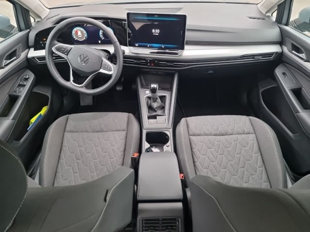 Fahrzeugabbildung Volkswagen Golf VIII Variant 1.5 TSI 85 kW LIFE SHZ LED NAV