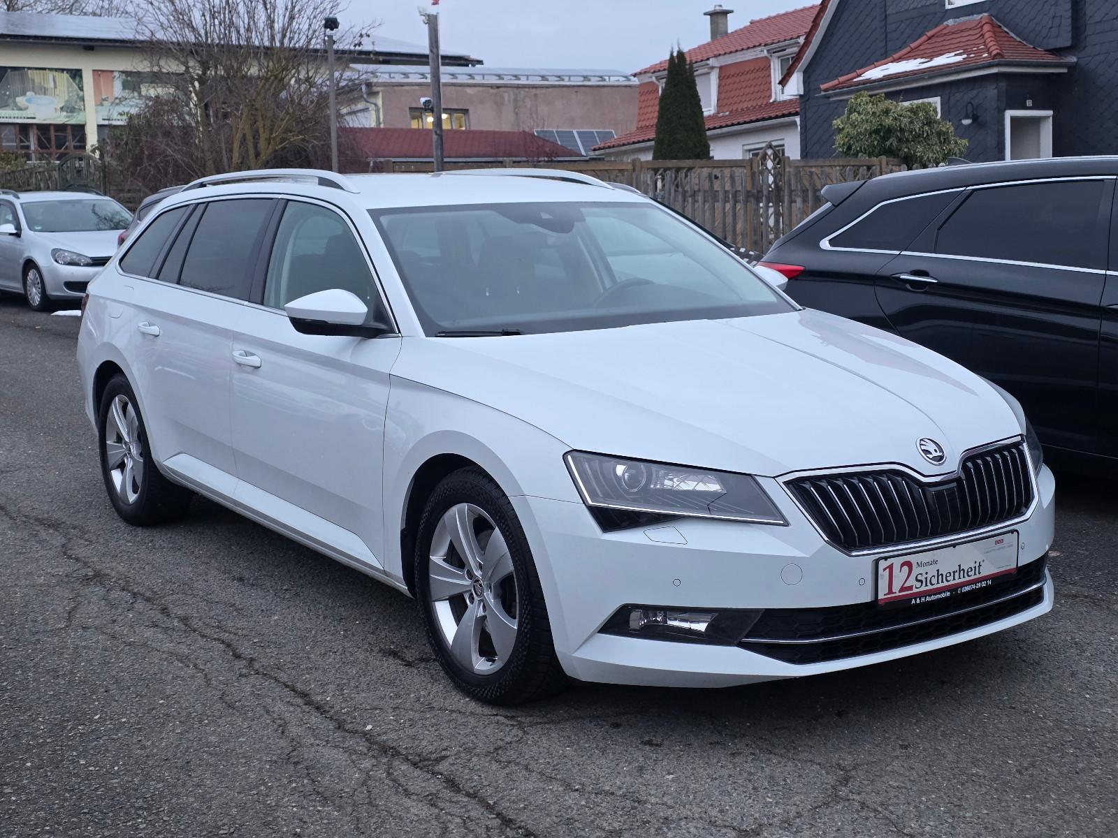Skoda Superb Combi Style ACC R-Kamera Navi Bi-XENON